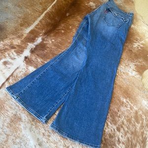 ❌Women’s Levi’s 542 Low Flare Size 14M❌